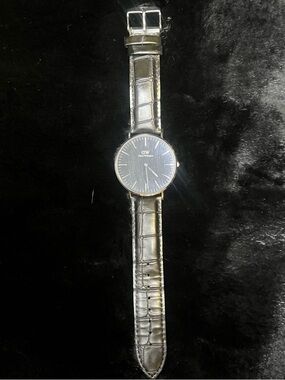 Daniel Wellington Black Leather Men’s Watch